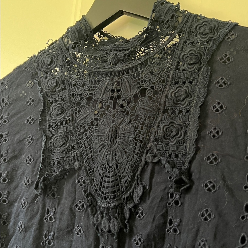 Doen Essie Lace Blouse in Deep Navy - Picture 6 of 10